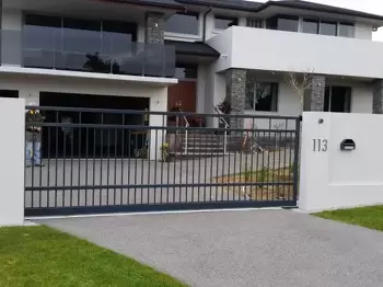 Manor Style (Flat Top) Sliding Gate