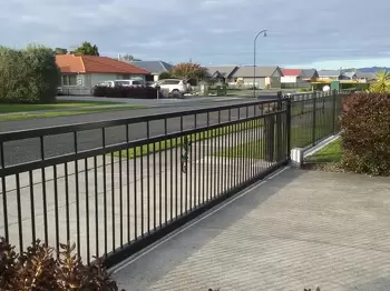 Manor Style (Flat Top) Sliding Gate