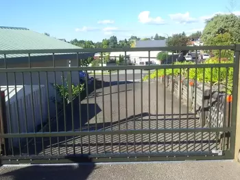 Manor Style (Flat Top) Sliding Gate