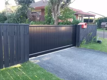 Tongue & Groove Sliding Gate
